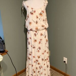 Maurice’s maxi dress. XXL tie straps. Generous elastic waist.